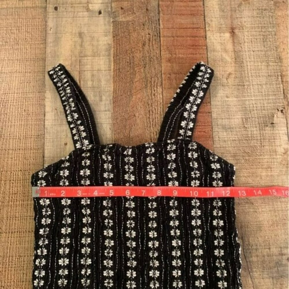 American eagle womens cropped shirred smocked black with white flowers tank top - Picture 2 of 8